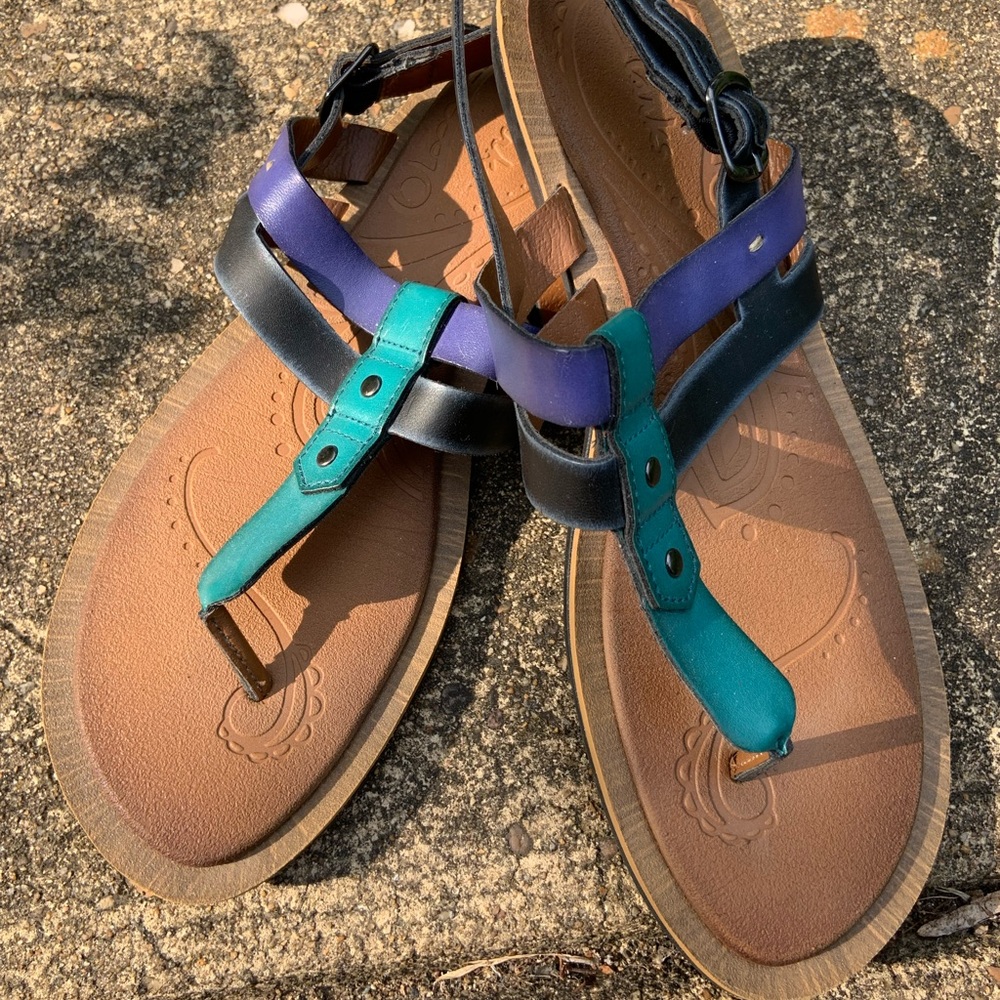 Clark’s Size 8.5 sandals, blue/green multi color